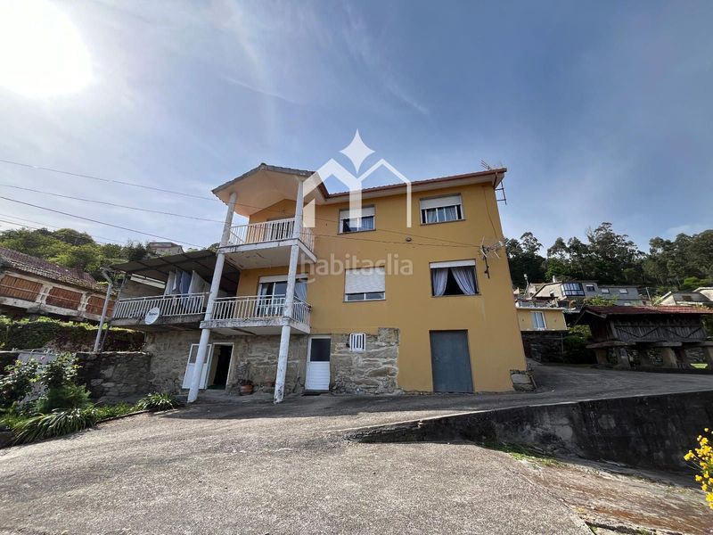 Foto 3899a664-579c-4571-b60f-56fc73ebdd2b. Casa amb calefacció aparcament a Moaña