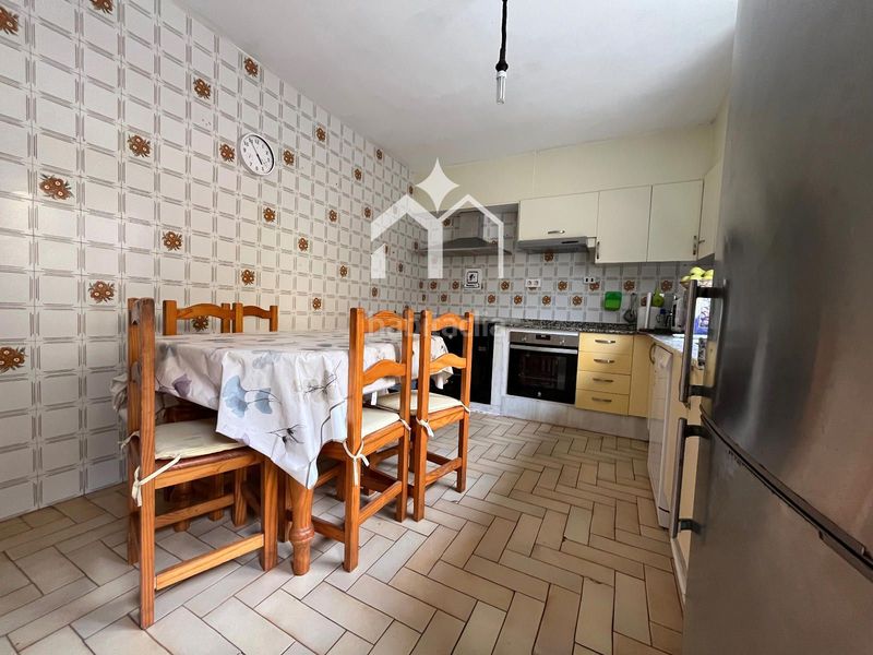 Foto 4dd99e34-5e45-4977-bd63-240b8df90025. Casa amb calefacció aparcament a Moaña