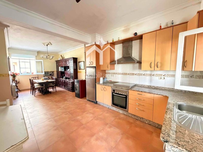 Foto 774e486a-e3a0-41c5-88ef-a777f6794c7f. Casa amb calefacció aparcament a Darbo Cangas