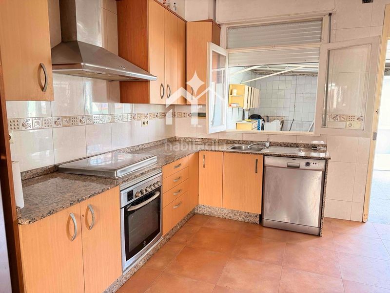 Foto b09d3f36-40b6-4fea-8d64-443efee36030. Casa amb calefacció aparcament a Darbo Cangas