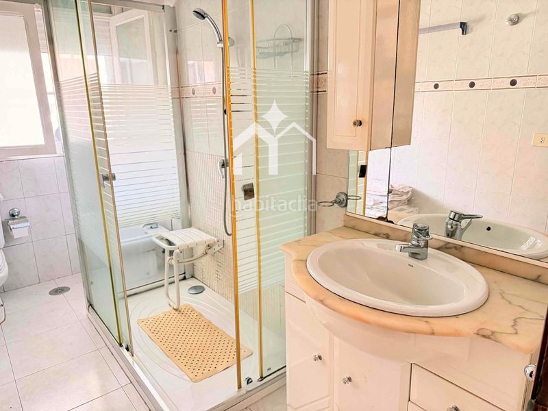 Foto d22c8e65-da2a-42bb-8ff0-f78d2b54c16b. Casa amb calefacció aparcament a Darbo Cangas