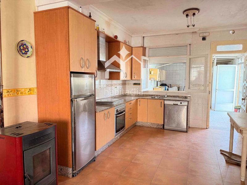 Foto f1eb34c7-d7b3-4d4f-9176-6af2641284f5. Casa amb calefacció aparcament a Darbo Cangas