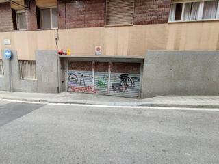Aparcament cotxe a Dalmàcia 2