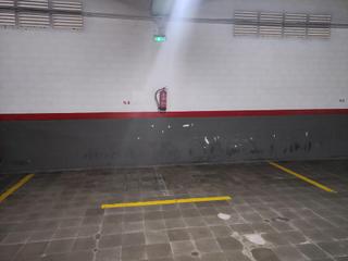 Miete Autoparkplatz in De la granvia de l’hospitalet 29