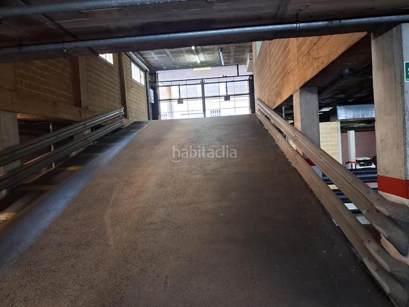 Foto f8a3db74-f98a-4c81-905e-5103bc6138e7. Parking voiture dans gran de sant andreu 467 dans Sant Andreu de Palomar Barcelona