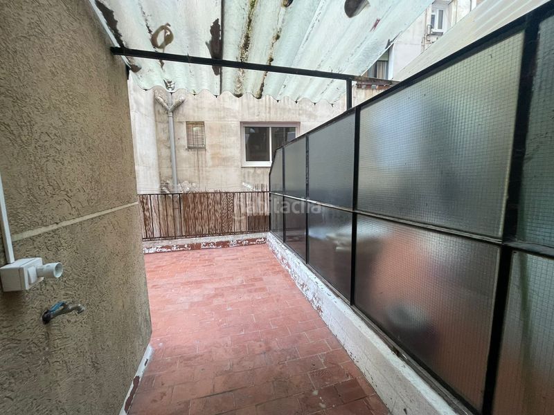 Foto 1426ff44-9974-45fb-babb-06db2f7e00c9. Estudi a Raval Barcelona