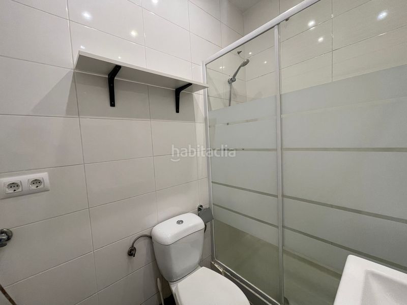 Foto 3b68234f-a567-4969-9c35-e3dc80e3a90e. Estudi a Raval Barcelona