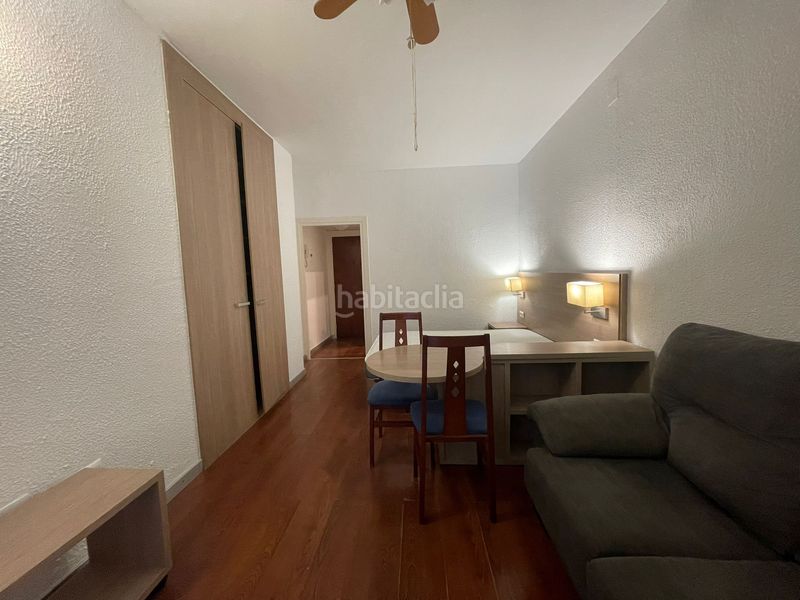 Foto cd0f4f4b-a780-4b66-9af8-86e33e92d35a. Estudi a Raval Barcelona