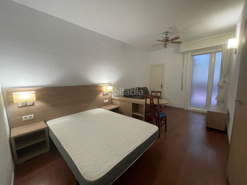 Foto e7559acc-5140-47e5-b60b-c092ad860335. Estudi a Raval Barcelona