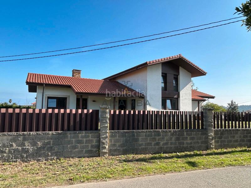 Foto 0aa18c8f-8e08-42ab-90f1-4e0759066d15. Casa en Santa María del Mar - El Puerto Castrillón