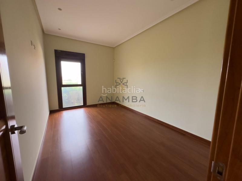 Foto 6a53e11a-7e66-4911-a069-8c27804c56f0. Casa en Santa María del Mar - El Puerto Castrillón