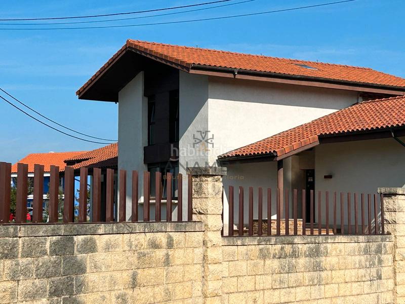 Foto c9d610f2-eb14-4398-9eed-748b1f4875c2. Casa en Santa María del Mar - El Puerto Castrillón