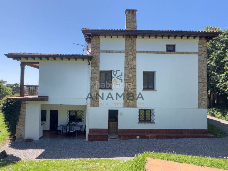 Foto f0957720-c5b5-4ce2-88dd-3194c358d20c. Casa amb aparcament piscina a Somió Gijón