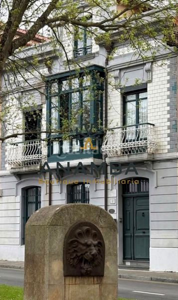 Foto 7c56a47b-5e72-4e9c-abd3-f7def69b45ed. Casa amb aparcament a Somió Gijón