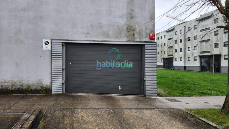 Foto 5f6f0508-e9eb-4477-b70c-c4c4cfc1fb2c. Parking coche en calle federica montseny 26 en Castiñeiriño - Cruceiro de Sar Santiago de Compostela