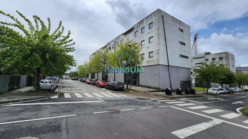 Foto 35453c1d-8d8c-4e7f-9cfe-092a2bd5d139. Parking voiture dans calle federica montseny 26 dans Santiago de Compostela