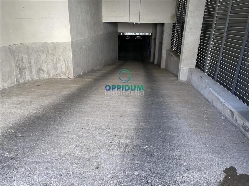 Foto 3df17397-e113-4b7b-a9e8-ba708b978082. Parking voiture dans calle federica montseny 26 dans Santiago de Compostela