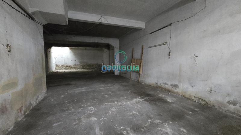 Foto b016b935-56e6-4d6d-8f50-63f02dfd78a1. Geschäftsraum in calle cuntis 67 in Plaza de España Ferrol