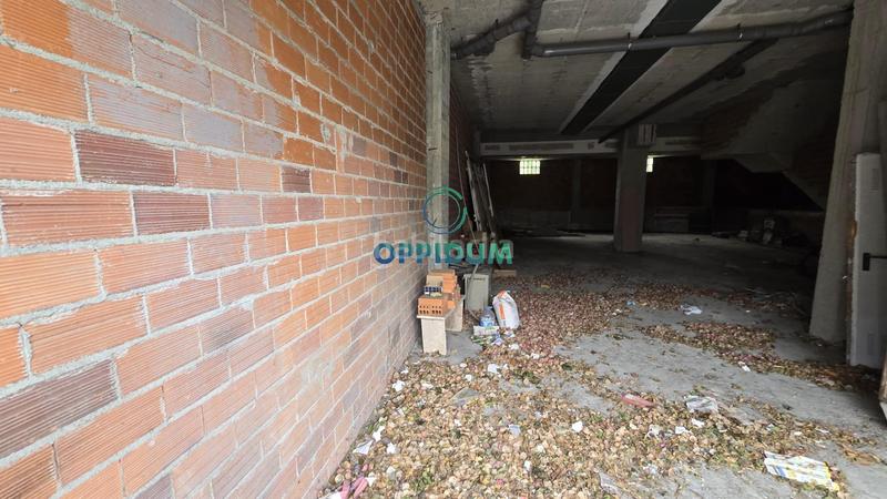 Foto 880398f2-a60d-4052-abb3-ca3d457bef56. Local comercial en estrada castela 347 venta local en camino de castela 347, ferrol, a coruña en Narón