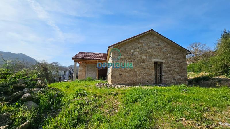 Foto e130907c-ed0e-49bb-aa01-db885125ce6e. Chalet con riscaldamento in Arteixo pueblo Arteixo