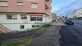 Local commercial à Cerca 3. Local comercial en venta en cariño, a coruña