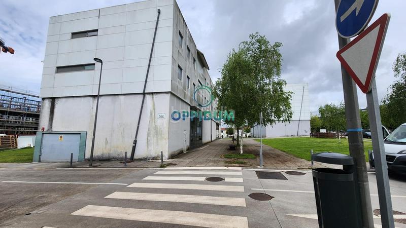 Foto d1e81f50-5a34-4758-90ab-3b7a9fb46cf1. Aparcament cotxe a alfredo vicenti 22 a Castiñeiriño - Cruceiro de Sar Santiago de Compostela