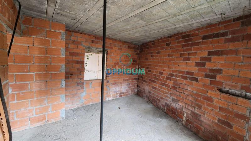 Foto ea2c8a92-e40a-4073-9799-3a9394a26848. Casa vivienda para rehabilitar en Outes