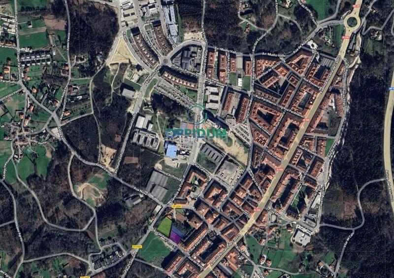 Foto ec4691c0-605f-456d-8707-e927ed3b6a32. Terrain résidentiel dans O Milladoiro Ames