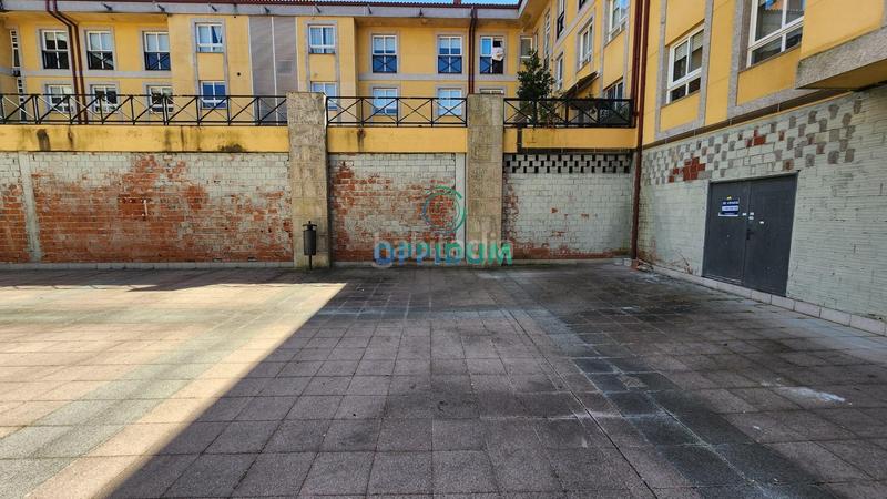 Foto 5c37c369-3dd4-4282-a065-34361d7ced58. Local comercial en xesteira 4 se vende amplio local comercial en rúa xesteira, bertamiráns , a coruña en Ames