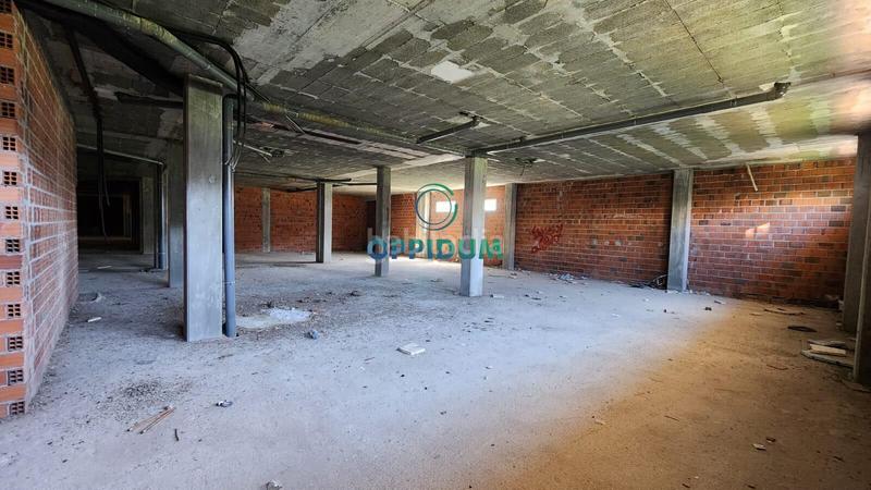 Foto 9fb2122a-731d-4182-b4e9-8f728c0e4983. Local comercial en xesteira 4 se vende amplio local comercial en rúa xesteira, bertamiráns , a coruña en Ames