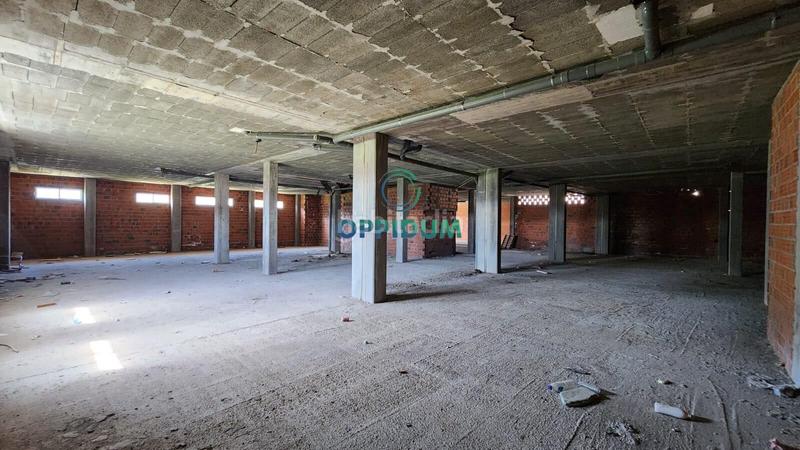 Foto dee62ce4-e814-4c32-83f8-6ca4d321bfda. Local comercial en xesteira 4 se vende amplio local comercial en rúa xesteira, bertamiráns , a coruña en Ames