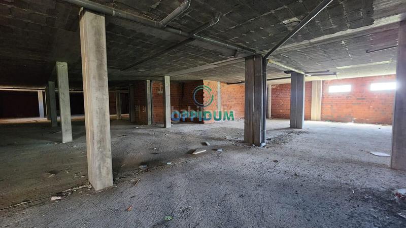 Foto f5e333b7-e241-4d0f-92d3-2cecad243578. Local comercial en xesteira 4 se vende amplio local comercial en rúa xesteira, bertamiráns , a coruña en Ames