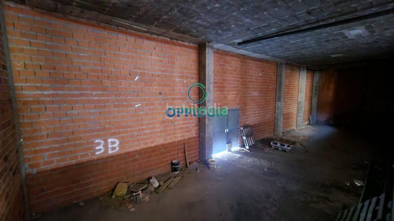 Foto 2b772a1f-7cbf-4377-a18d-a9bba175fc36. Local comercial en xesteira 4 se vende amplio local comercial en rúa xesteira, bertamiráns , a coruña en Ames