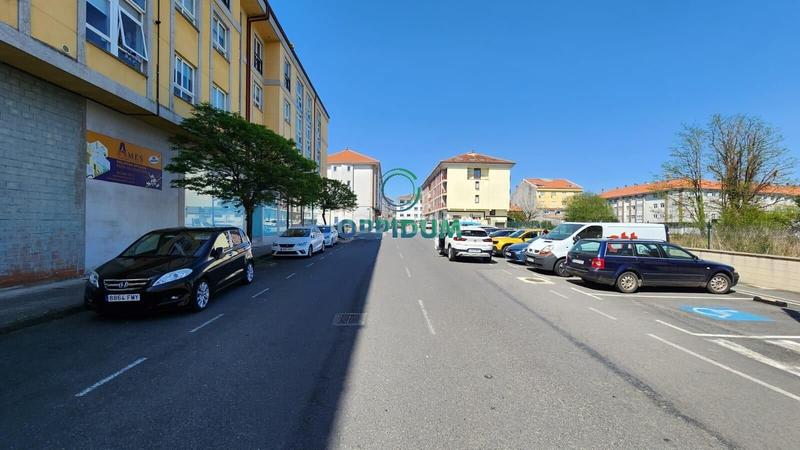 Foto 64bc66bb-4938-4e64-a703-5841e9f1fc8b. Local comercial en xesteira 4 se vende amplio local comercial en rúa xesteira, bertamiráns , a coruña en Ames