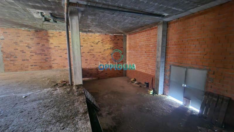 Foto 8f660ec6-9a9b-434b-a2c3-9cf122c4a8f8. Local comercial en xesteira 4 se vende amplio local comercial en rúa xesteira, bertamiráns , a coruña en Ames