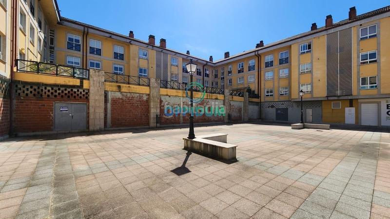Foto c4b78e8b-5e99-484f-bd09-7c002cd21649. Local comercial en xesteira 4 se vende amplio local comercial en rúa xesteira, bertamiráns , a coruña en Ames