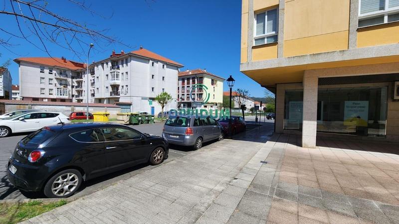 Foto d8373aa5-8e91-4e5e-93e2-d8ac971c6c91. Local comercial en xesteira 4 se vende amplio local comercial en rúa xesteira, bertamiráns , a coruña en Ames