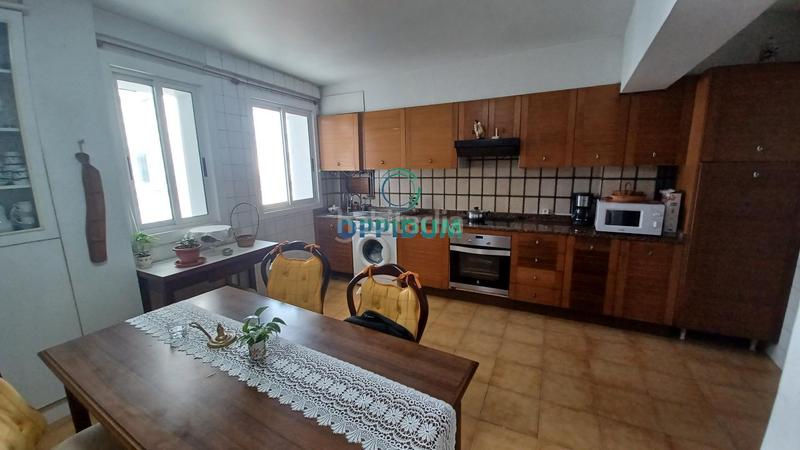 Foto b9a3f586-609f-4793-97ea-4c40bbd3a686. Piso  en venta en zona bien comunicada de a coruña con vistas despejadas y todos los servicios cerca en Coruña (A)