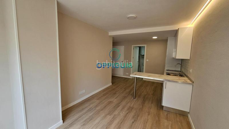 Foto 051ec4b9-b282-4e0b-9e2b-c543137e17b5. Apartamento venta apartamento en el orzán, a coruña en Coruña (A)