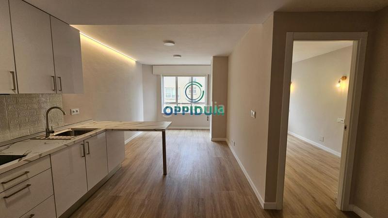 Foto fd90a451-9b6d-4f9e-91ec-65e1ae3ccc25. Apartamento venta apartamento en el orzán, a coruña en Coruña (A)