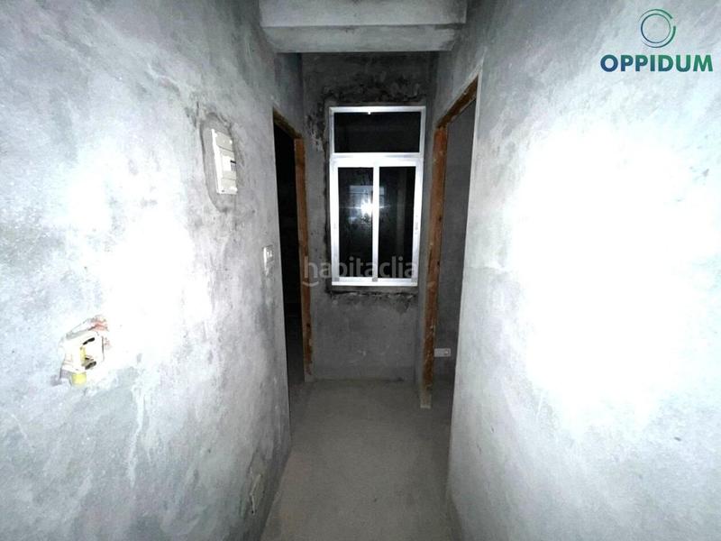 Foto 02d165ce-5801-4780-8d62-6d251a3852d4. Edificio en agra rio 22 edificio obra parada en malpica en Malpica de Bergantiños