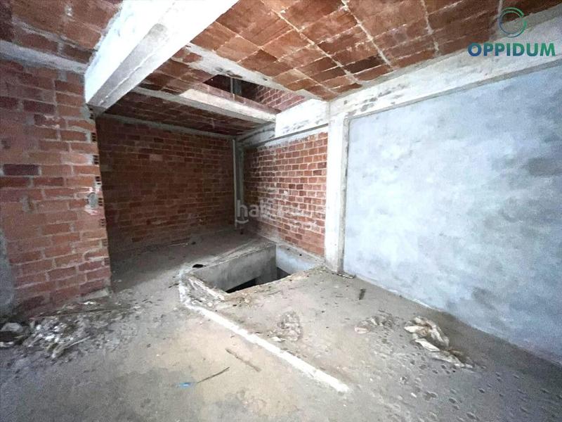 Foto 3d16472a-298e-4a5c-9dbf-0f53b7ee5e8f. Edificio en agra rio 22 edificio obra parada en malpica en Malpica de Bergantiños