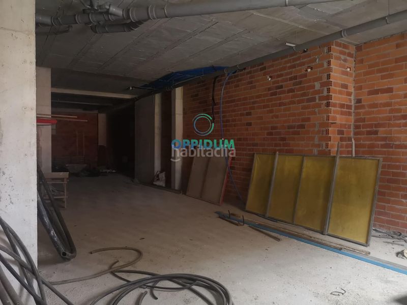 Foto a29c54f0-306a-4b91-a8f2-1d7f90809e5e. Local comercial a calle piñeiral 15 a Arzúa