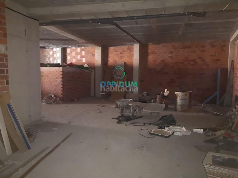 Foto ba68ebab-fe5d-4880-a659-b00d5a304336. Local comercial a calle piñeiral 15 a Arzúa