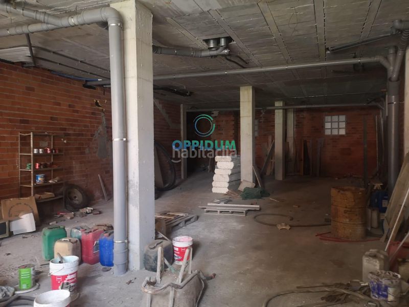 Foto fdddea6c-963e-4b1c-83d5-e9dca09af31a. Local comercial a calle piñeiral 15 a Arzúa