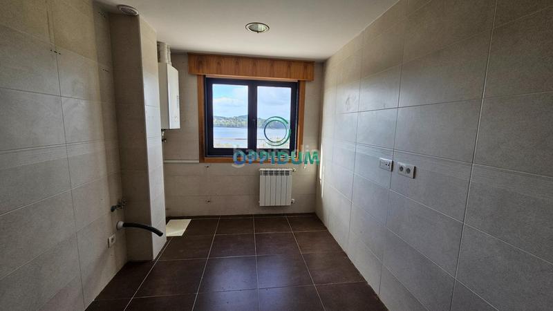 Foto 55dbcadc-23cd-4348-bede-afe795fb74f8. Office space in travesía francisco garcia picos 10 in Miño