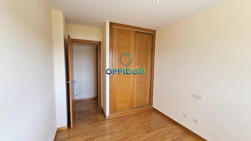 Foto 7578e36b-f45e-4565-905a-771789138065. Office space in travesía francisco garcia picos 10 in Miño