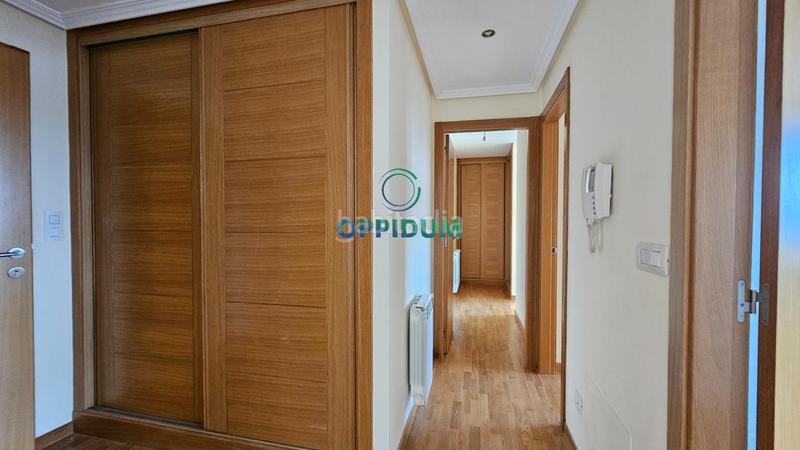 Foto e6aea244-4d75-4797-b212-a421115dc840. Office space in travesía francisco garcia picos 10 in Miño