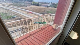 Appartement  Pedreira rios. Piso de tres dormitorios en os mariñeiros, a coruña