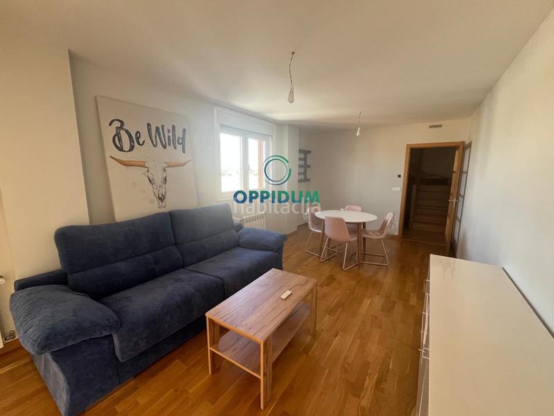 Foto eabec25f-7bcb-4517-8a3d-7416f2ddf9d7. Rent penthouse with parking pool in A Milagrosa Lugo